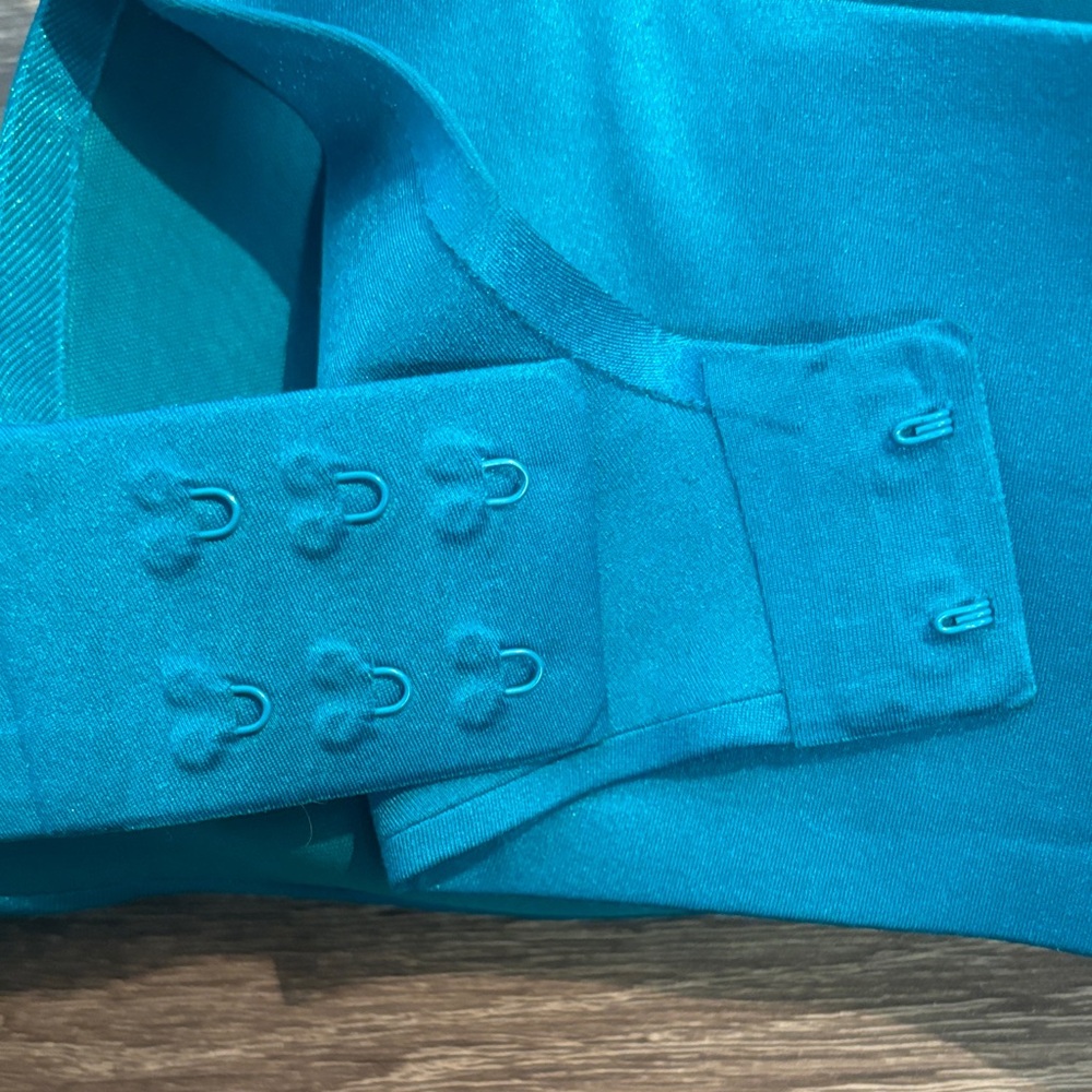 Victoria’s Secret Incredible Push-Up Teal Underwire Bra - Picture 3 of 4